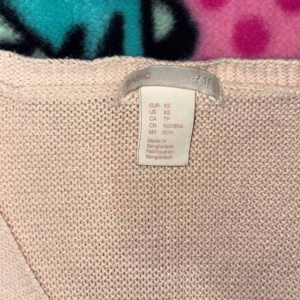 H&M Cream V-Neck Sweater